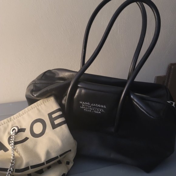 Women's Clothing - Picture 3 of 3